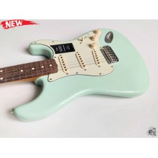  Fender® Vintera '60s Stratocaster® '2021 Seafoam Green