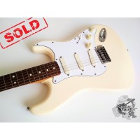 Fender® Standard Lace Sensor's Stratocaster® '2001 Vintage White