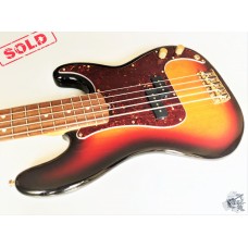 Fender® American Standard Precision Bass® V '2011 w/case